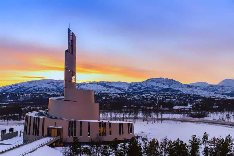 Alaska: Top Cruise Lines & Best Travel Season