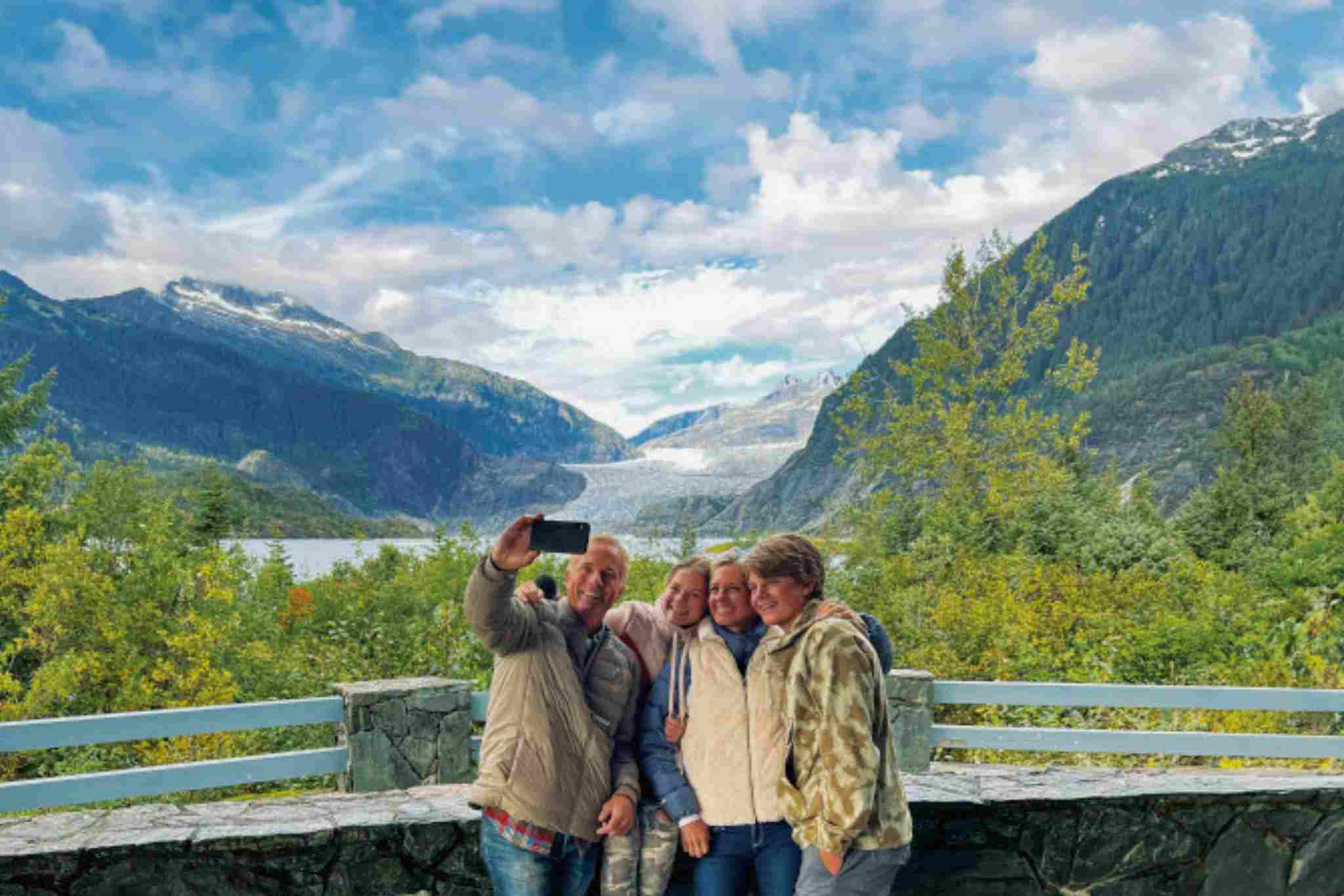 The Holland America Holiday ExperienceThe Holland America Holiday Experience