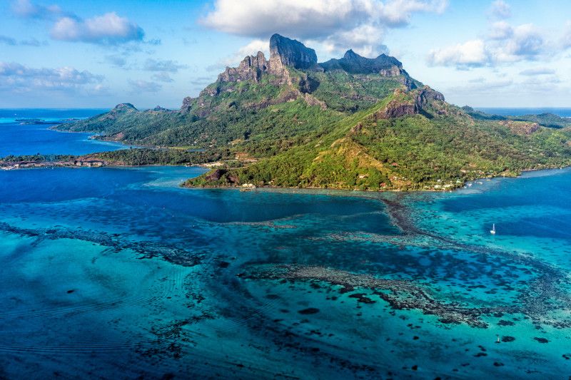 South Pacific: Remote Islands and Turquoise Lagoons