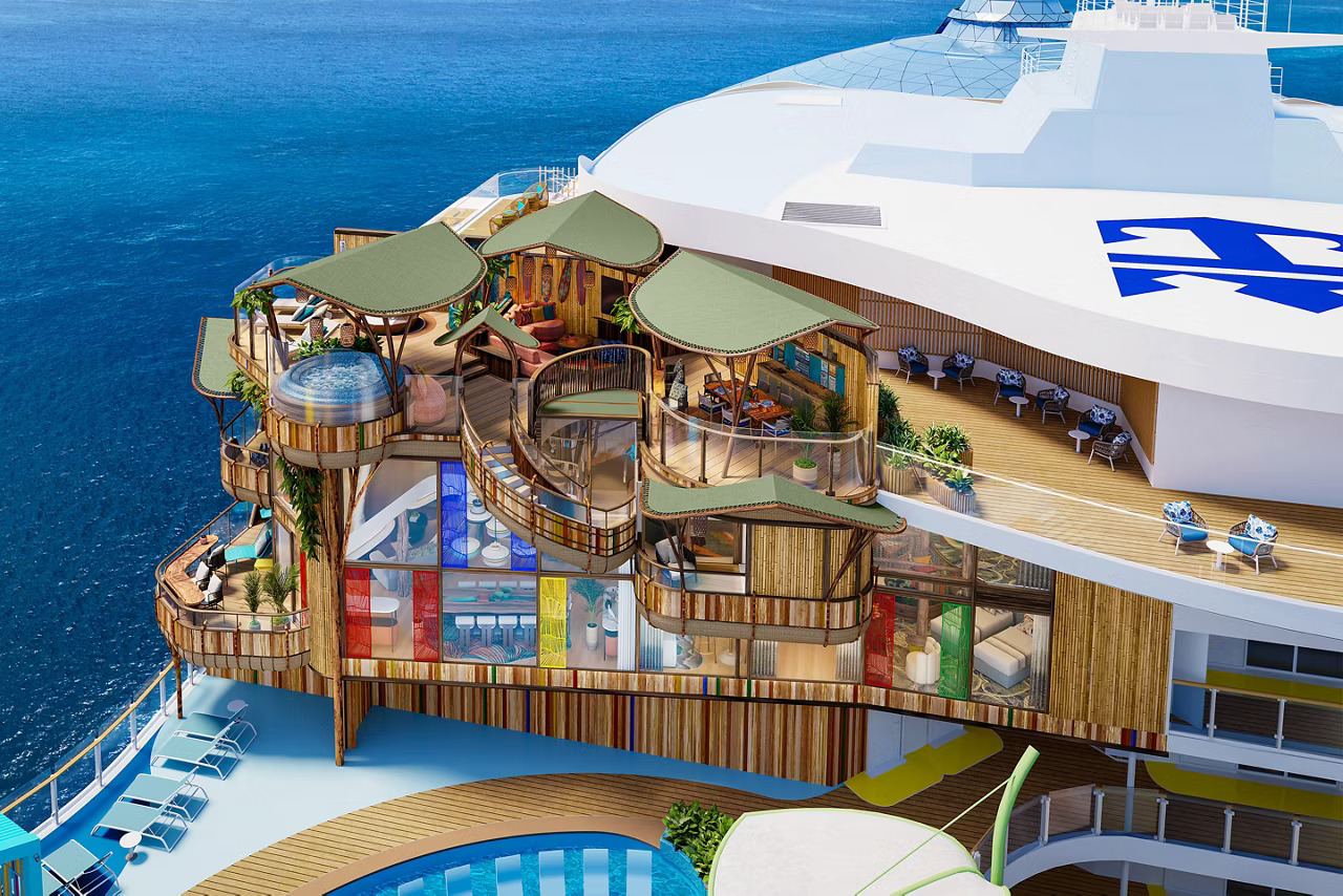 Ultimate Family Treehouse: Three-Story Suite