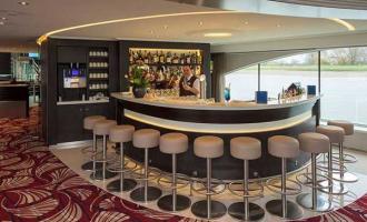 Bars & Lounges