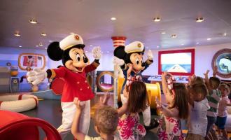 Mickey & Minnie Captain’s Deck