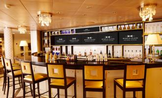 Bar & Lounges