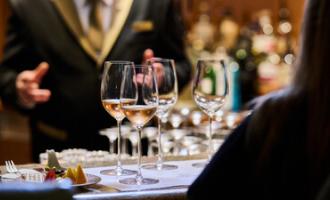 Bar & Lounges