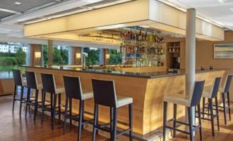 Bars & Lounges