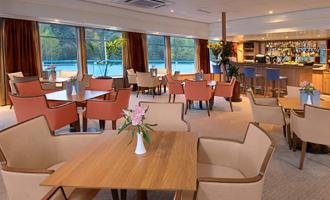 Bars & Lounges