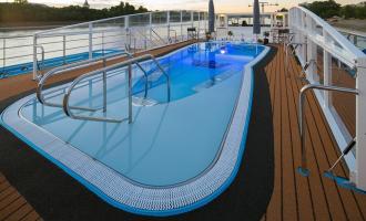 AmaWaterways - AmaMora Pool