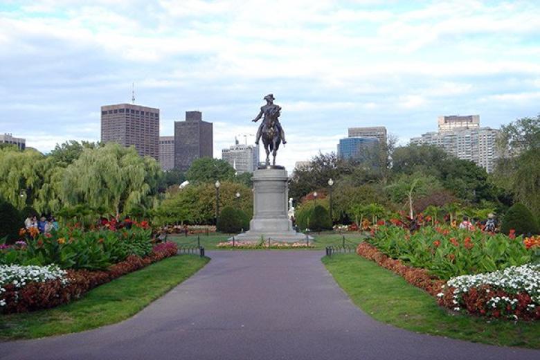 BOSTON PUBLIC GARDEN