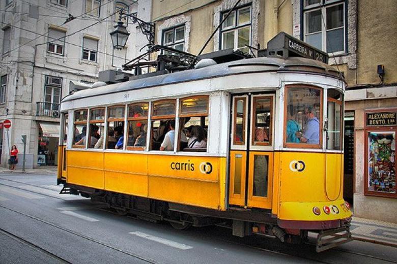 LISBON ELECTRIC TRAIN