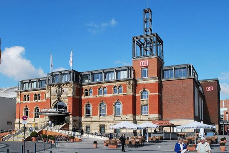 Keil Railway Station - East Front