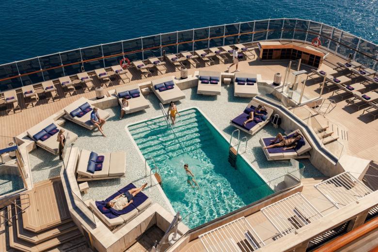 Pool deck on Explora IV