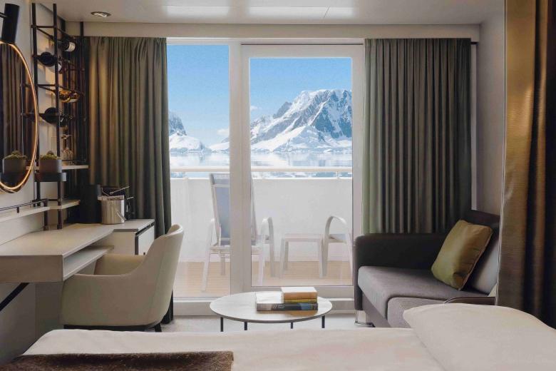 expedition suite (me)