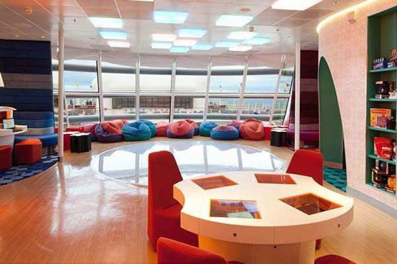 Edge Lounge