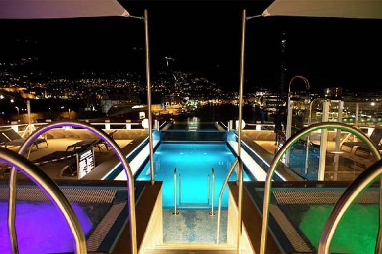 HX Expeditions - Pool